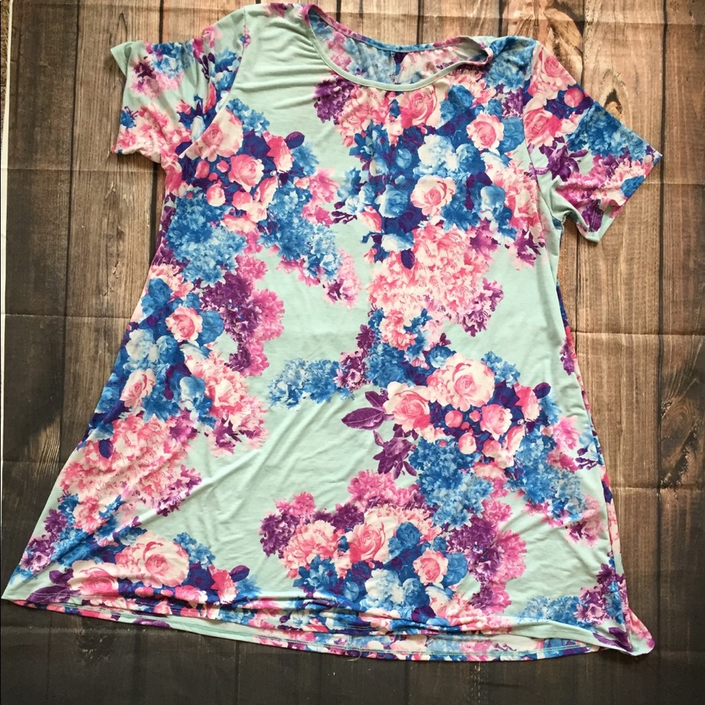 Beautiful flowing dress size 2xl